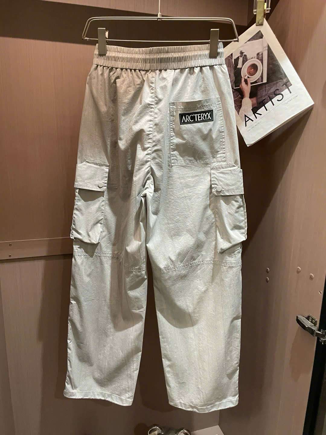 아크테릭스 자수 로고 남성 하의