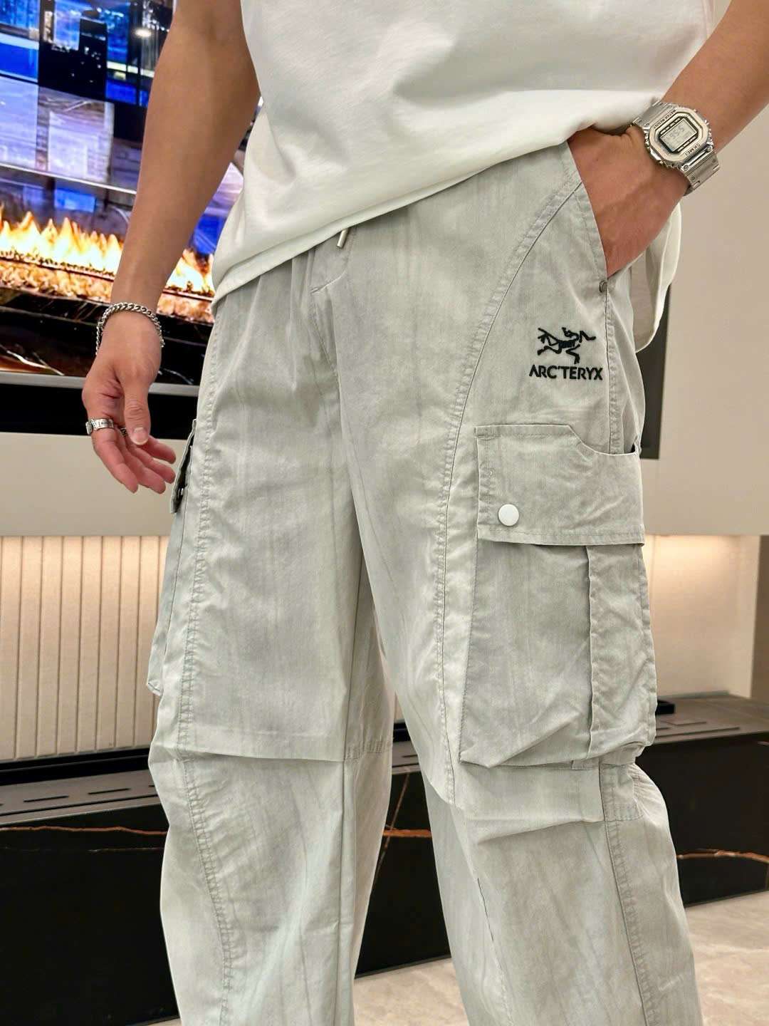 아크테릭스 자수 로고 남성 하의