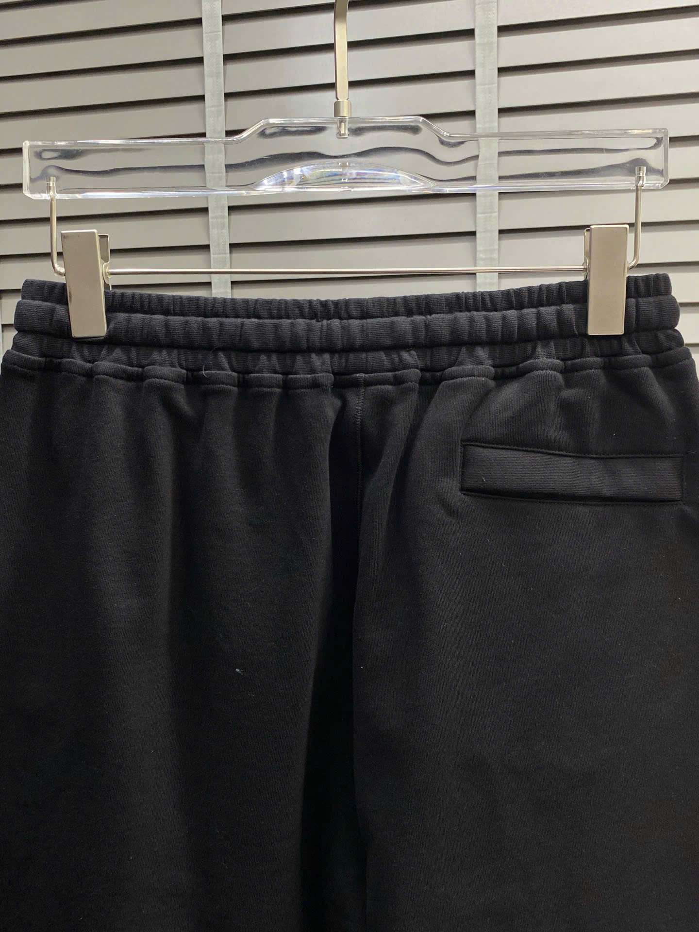 스톤아일랜드 자수 로고 남성 반바지