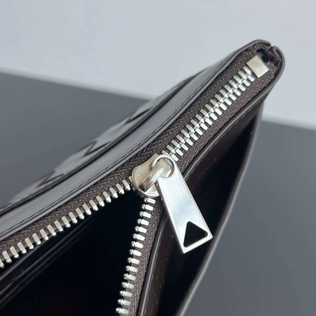 보테가 Intrecciato Prism 남성 클러치