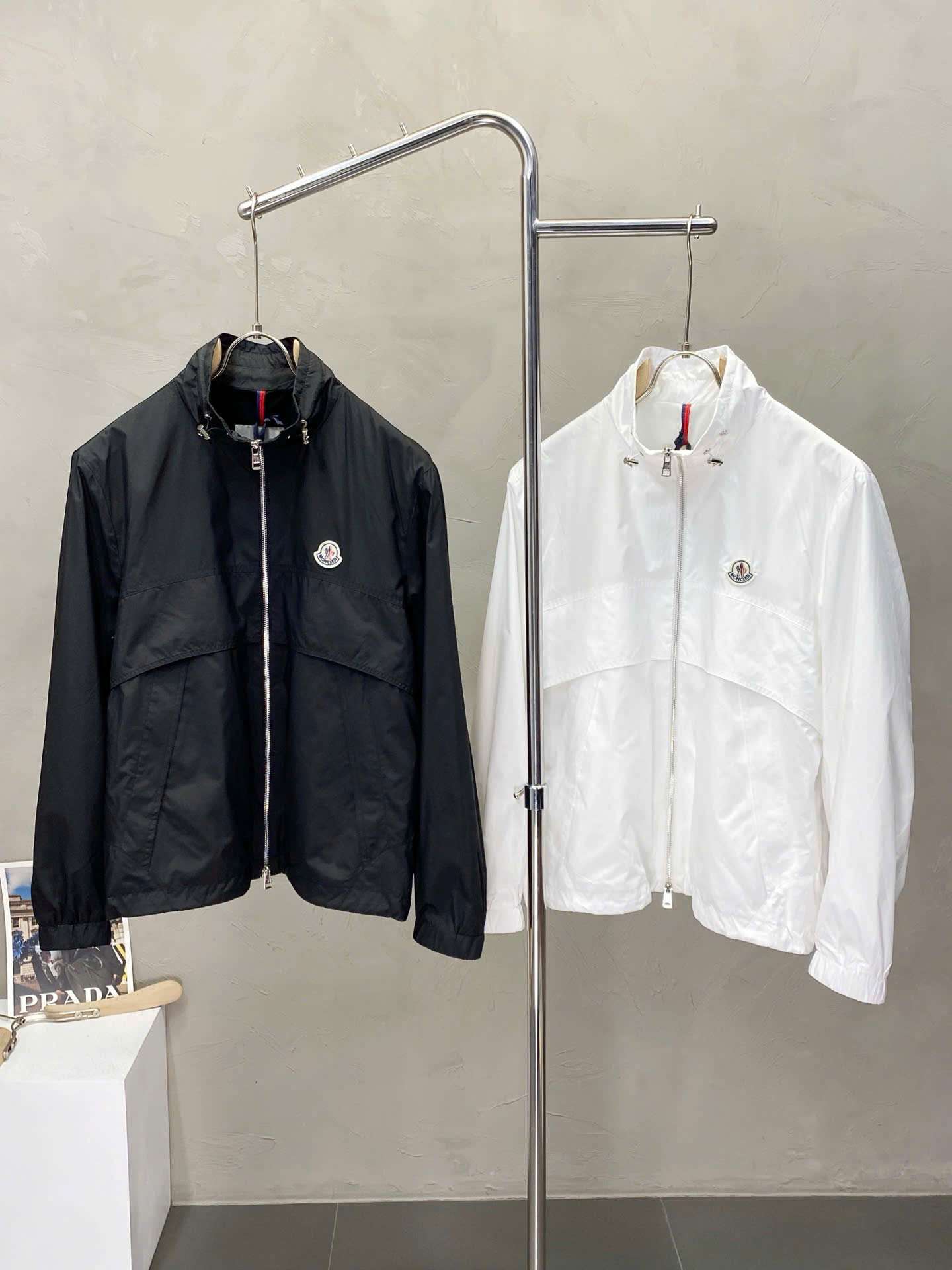 몽클레르 가슴 로고 남성 자켓