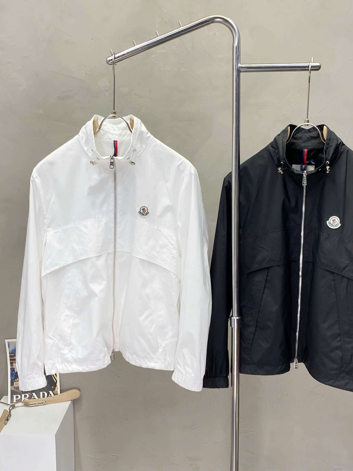 몽클레르 가슴 로고 남성 자켓