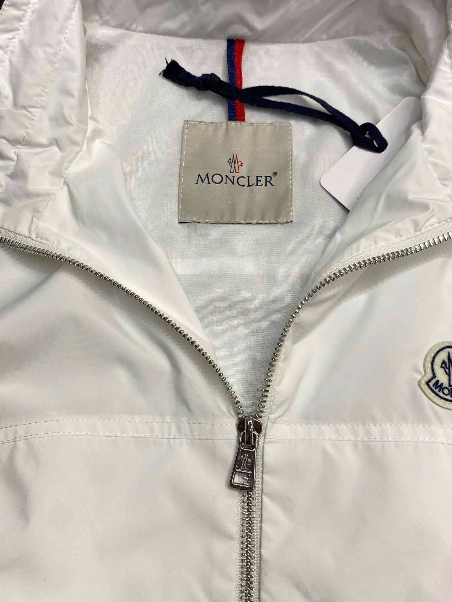 몽클레르 가슴 로고 남성 자켓