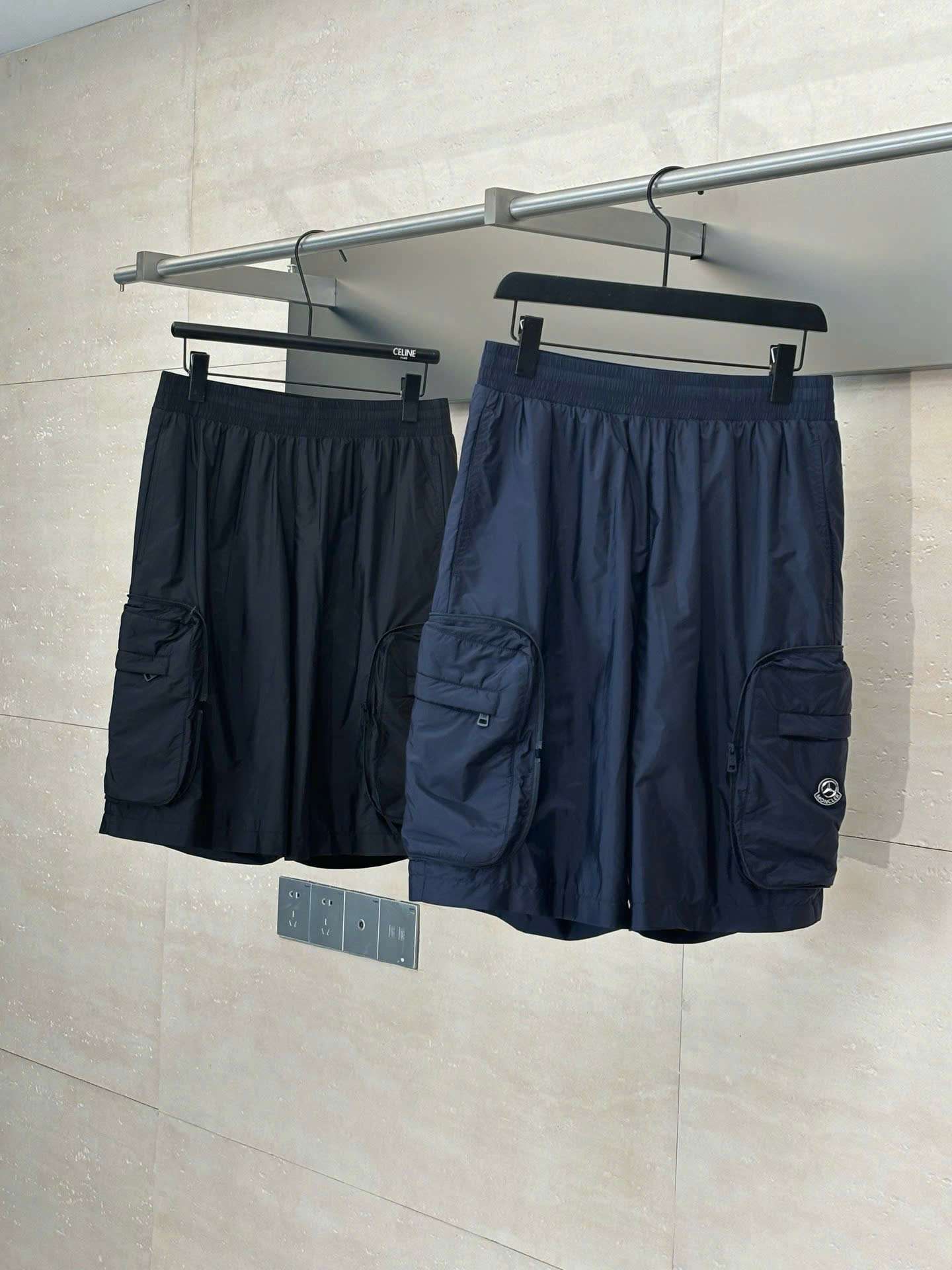 몽클레르 자수 로고 남성 반바지