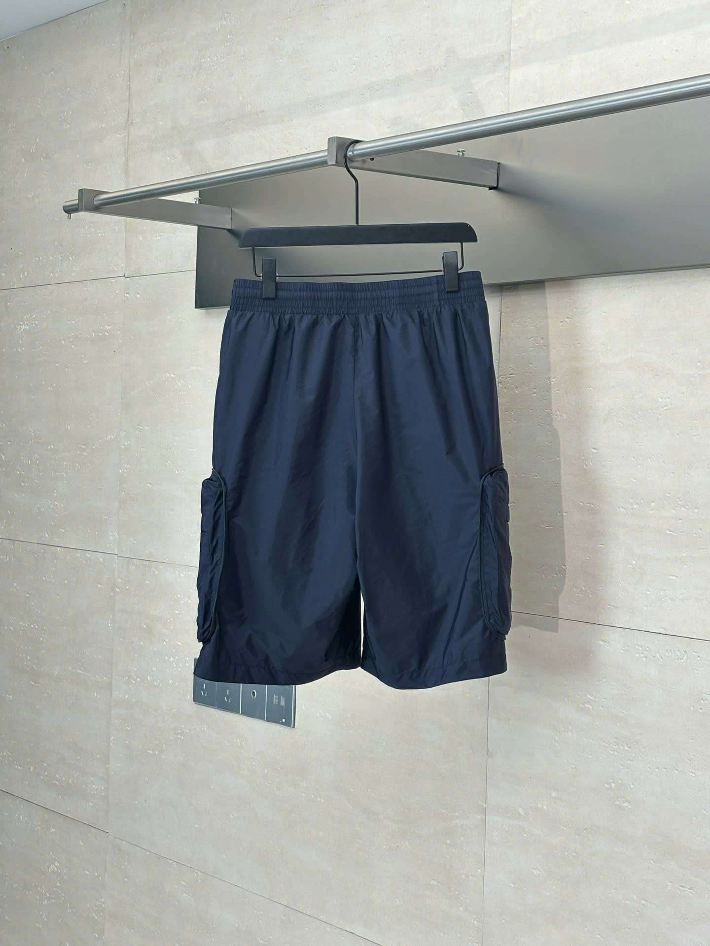 몽클레르 자수 로고 남성 반바지