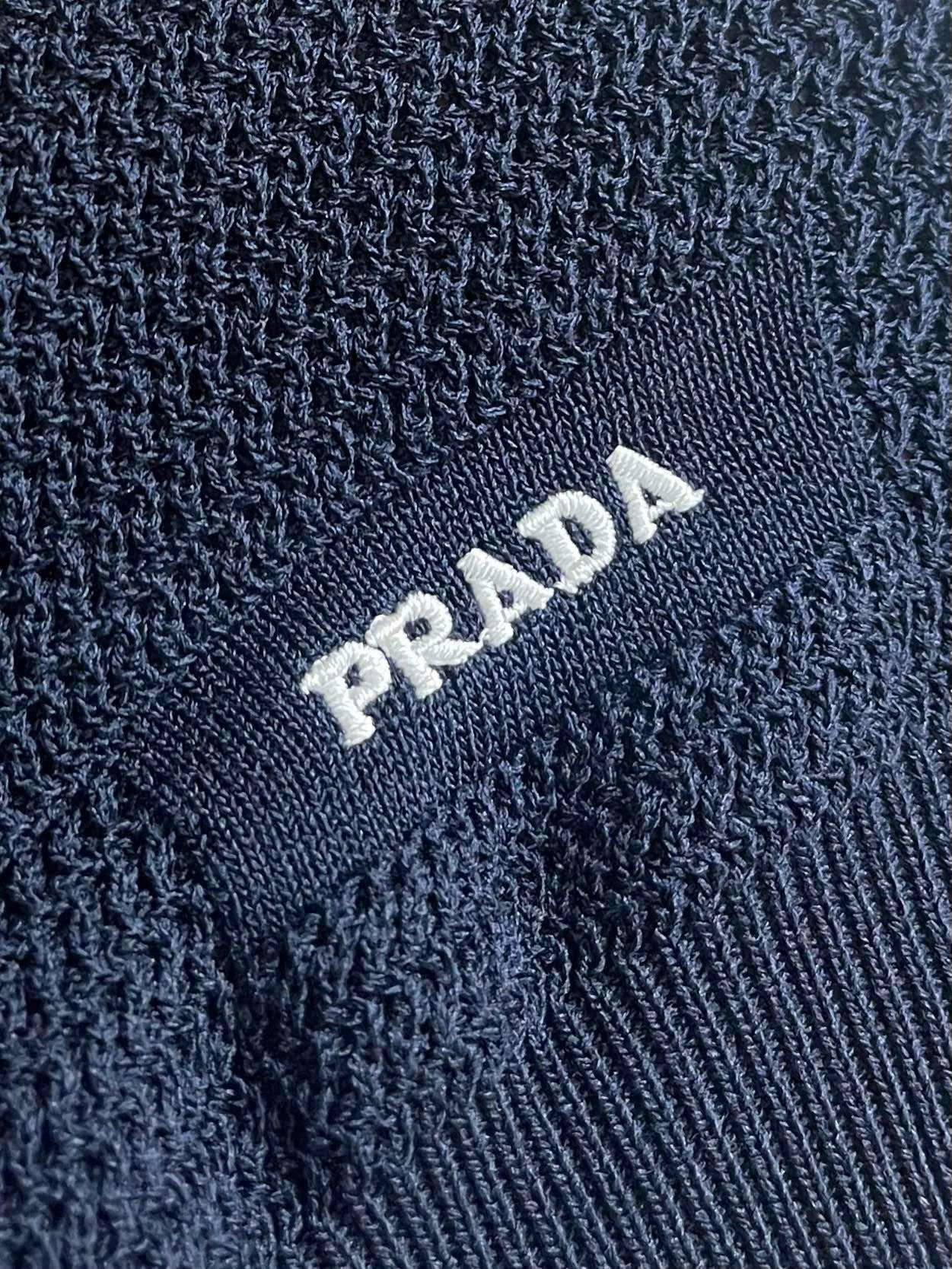 프라다 자수 로고 남성 니트 반팔티