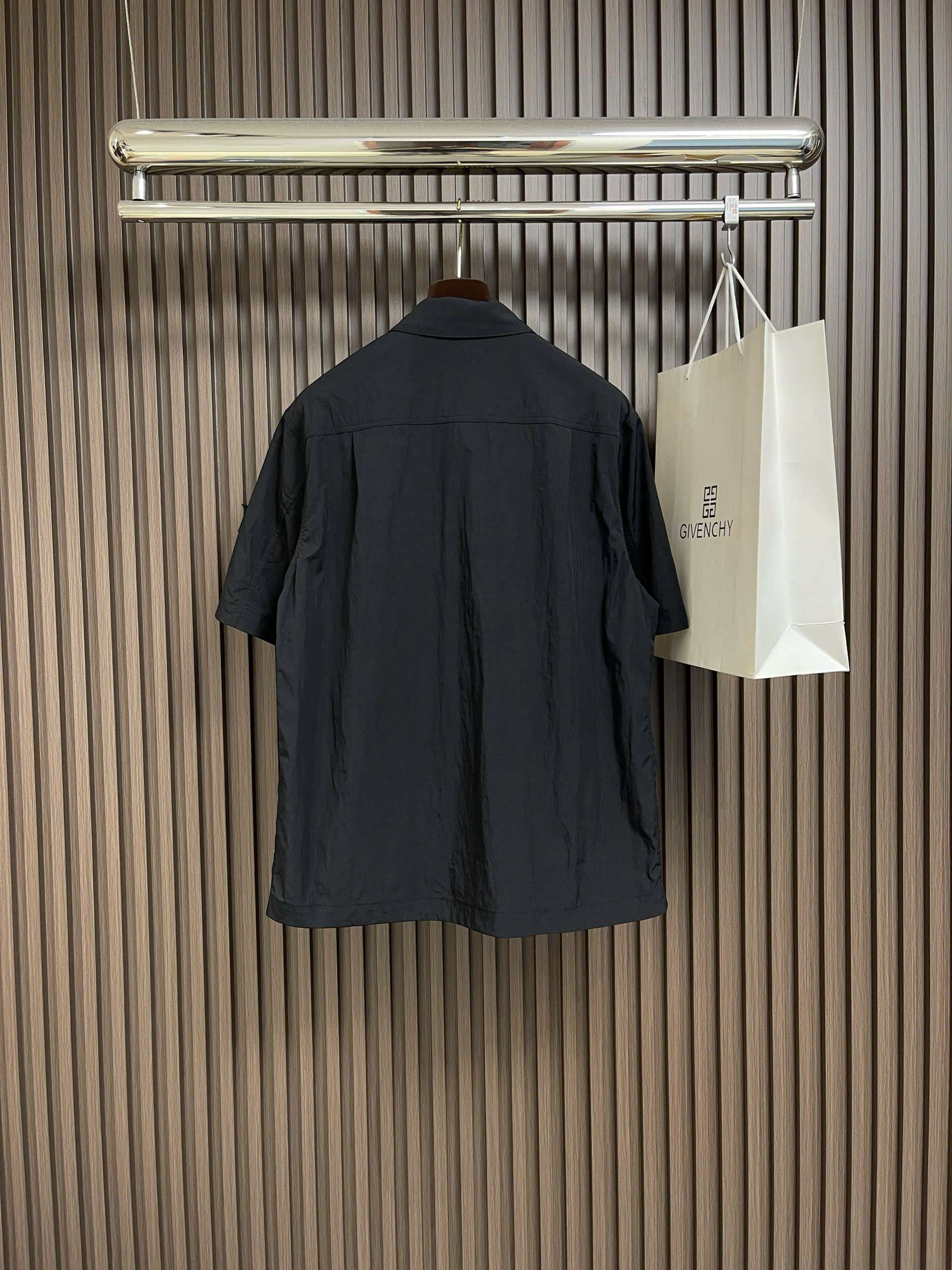 스톤아일랜드 소매 로고 남성 상의