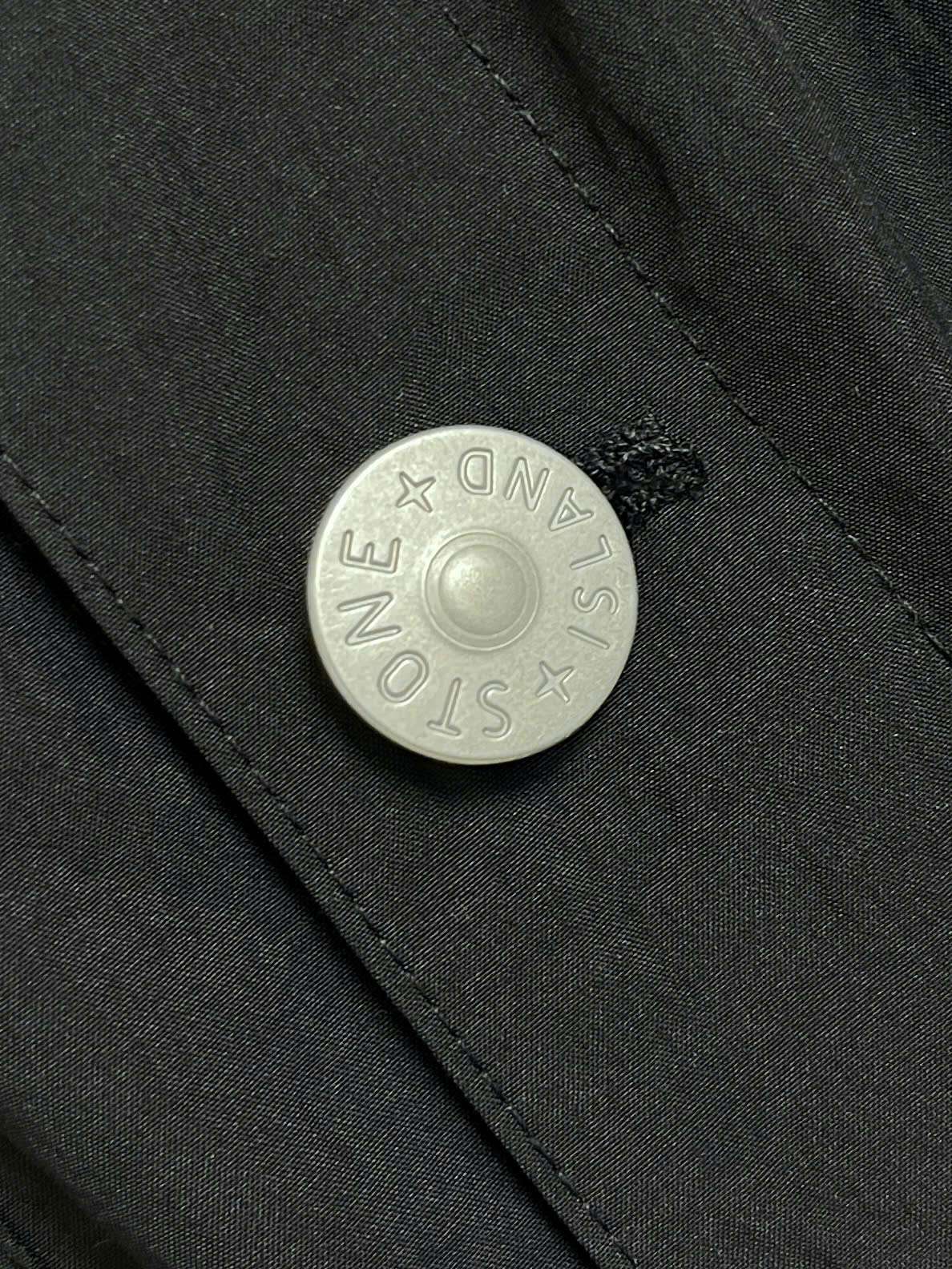 스톤아일랜드 소매 로고 남성 상의