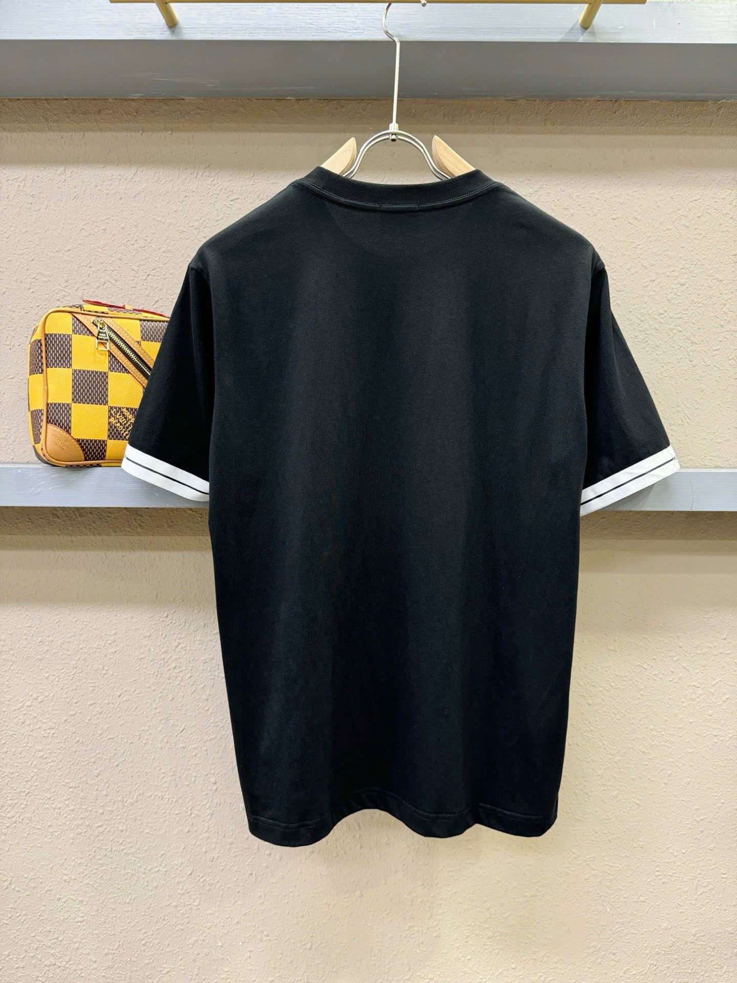 몽클레르 자수 로고 남성 반팔티