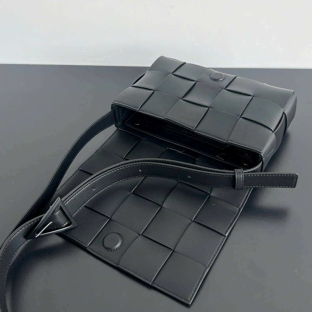 보테가 CASSETTE 남성 가방