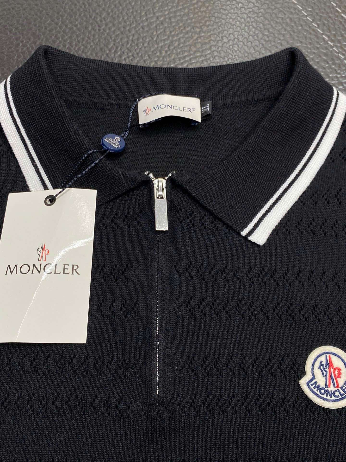 몽클레르 자수 로고 남성 반팔티