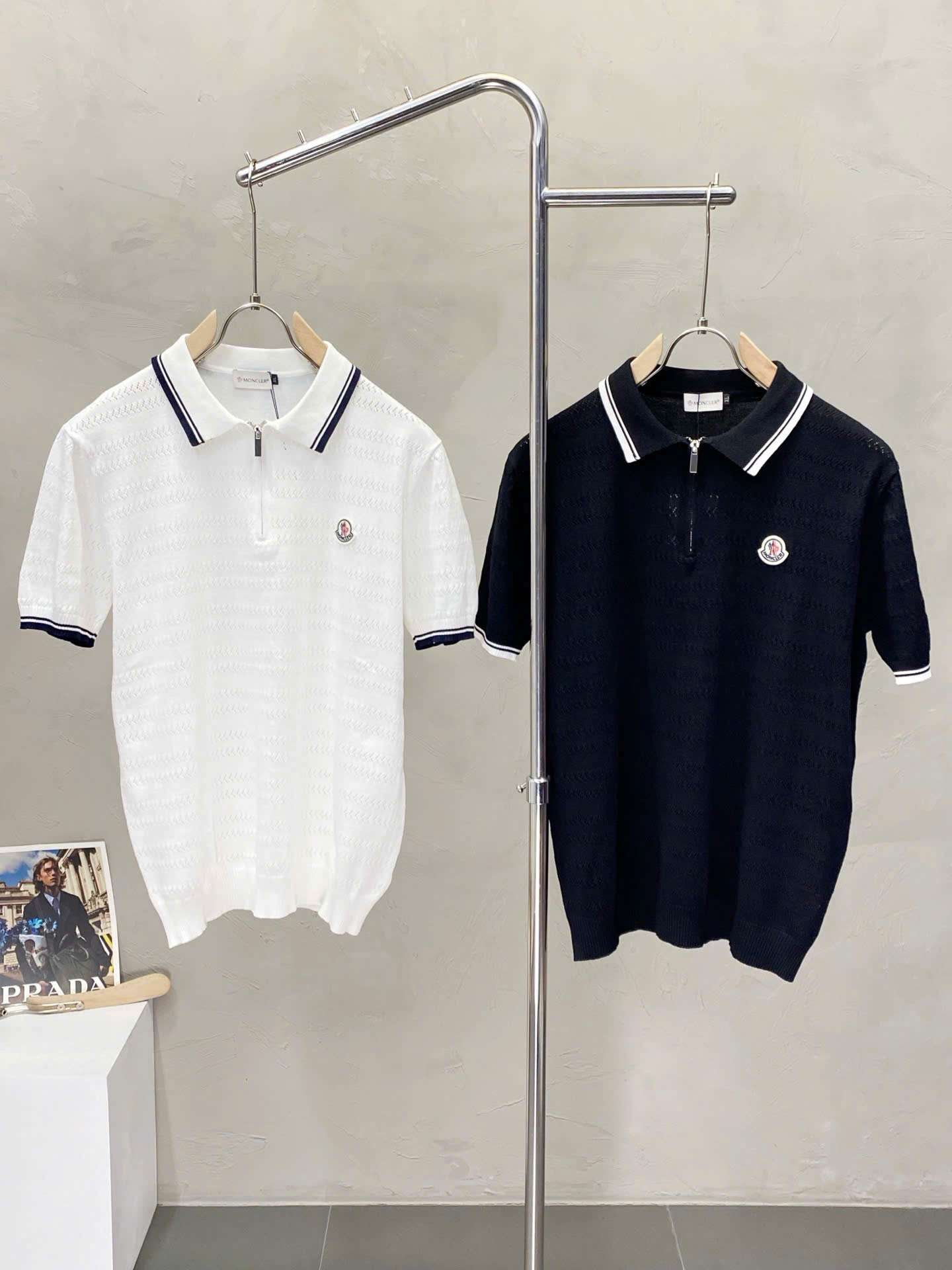 몽클레르 자수 로고 남성 반팔티