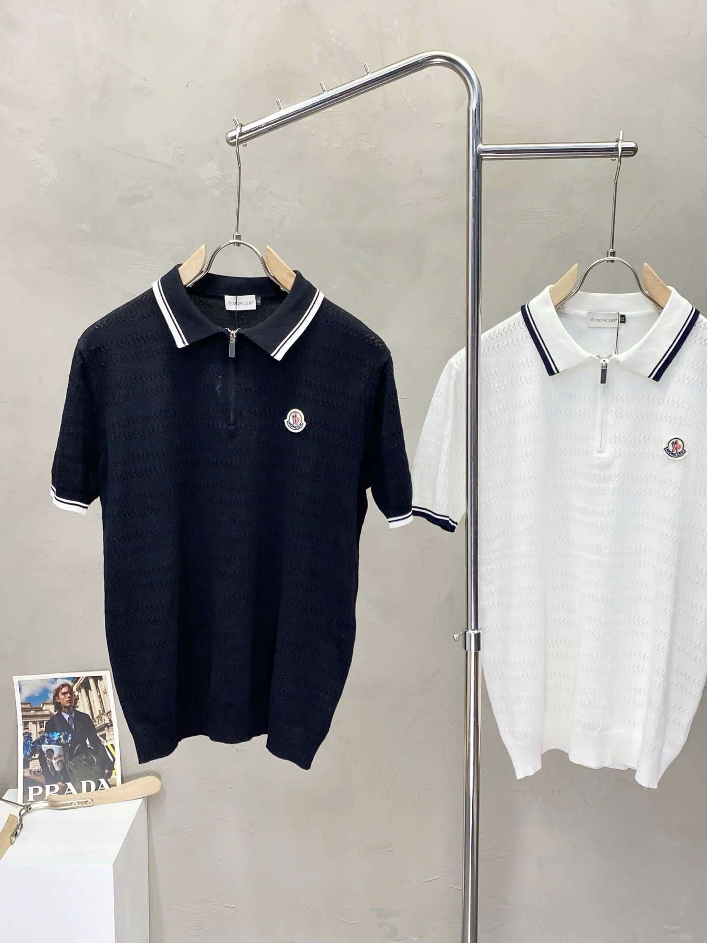 몽클레르 자수 로고 남성 반팔티