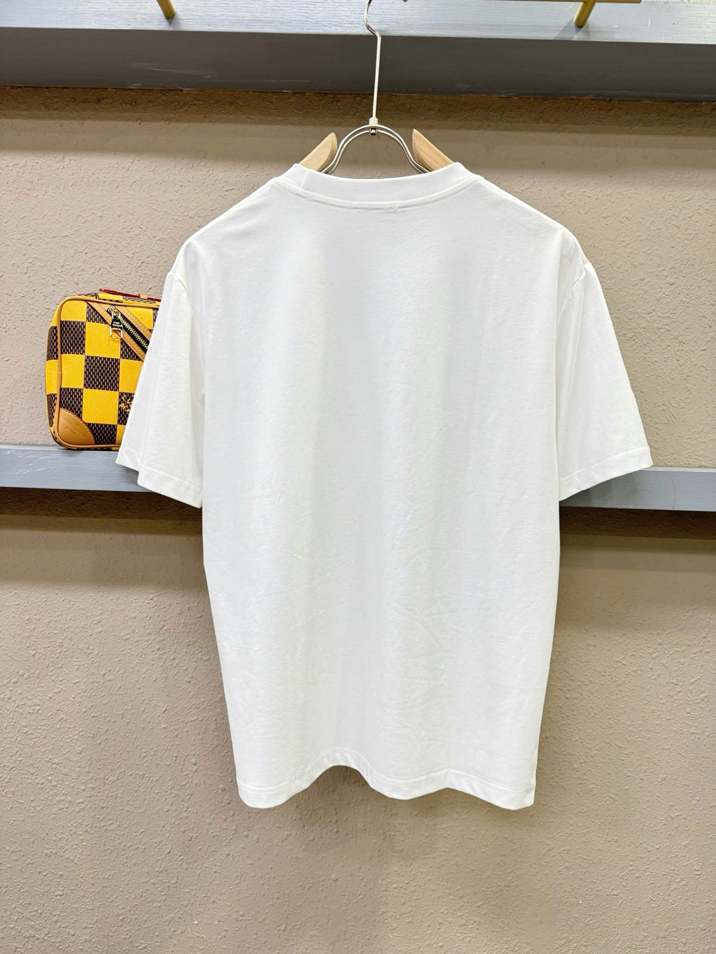 프라다 삼각 로고 남성 반팔티