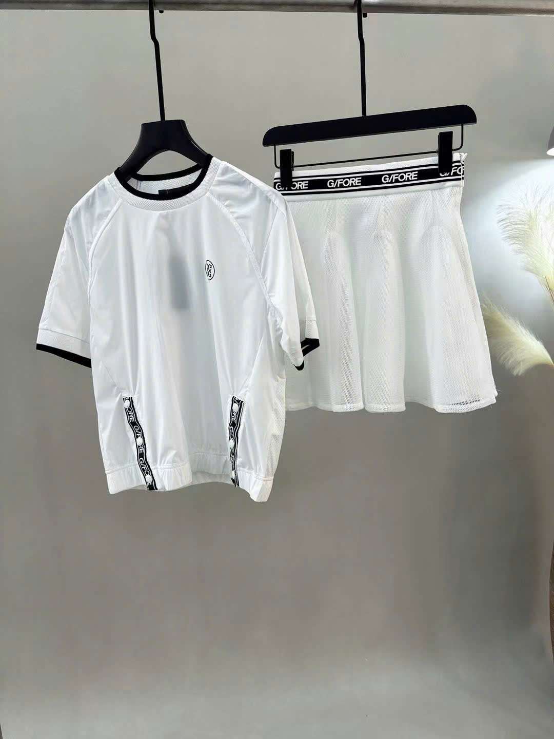 지포어 앞되 로고 여성 골프 상의 (2컬러)