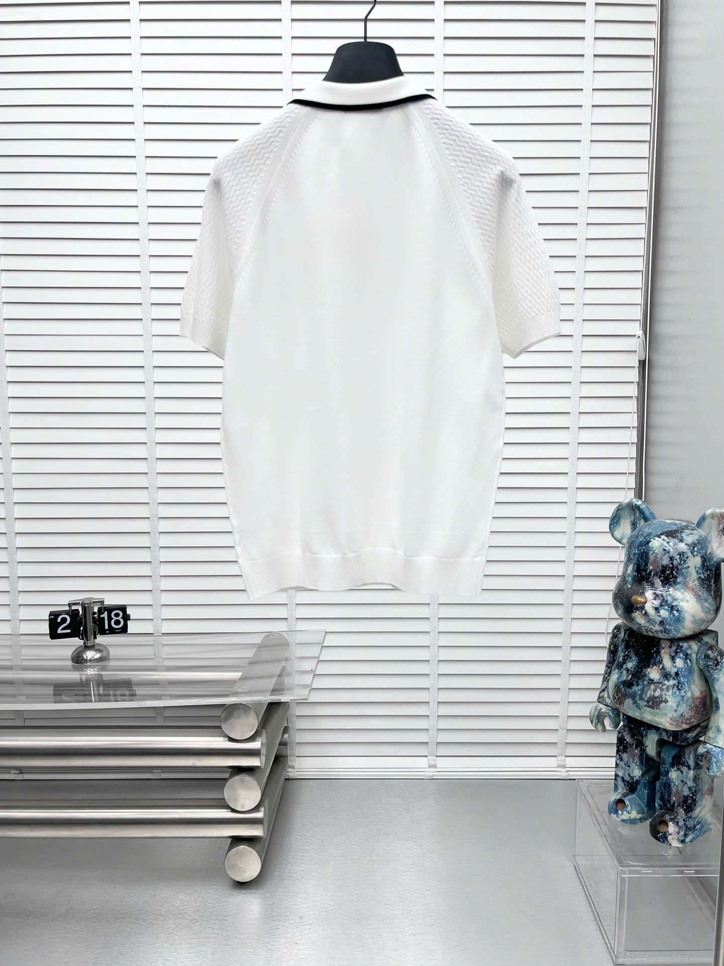 몽클레르 가슴 로고 남성 반팔티 (2컬러)