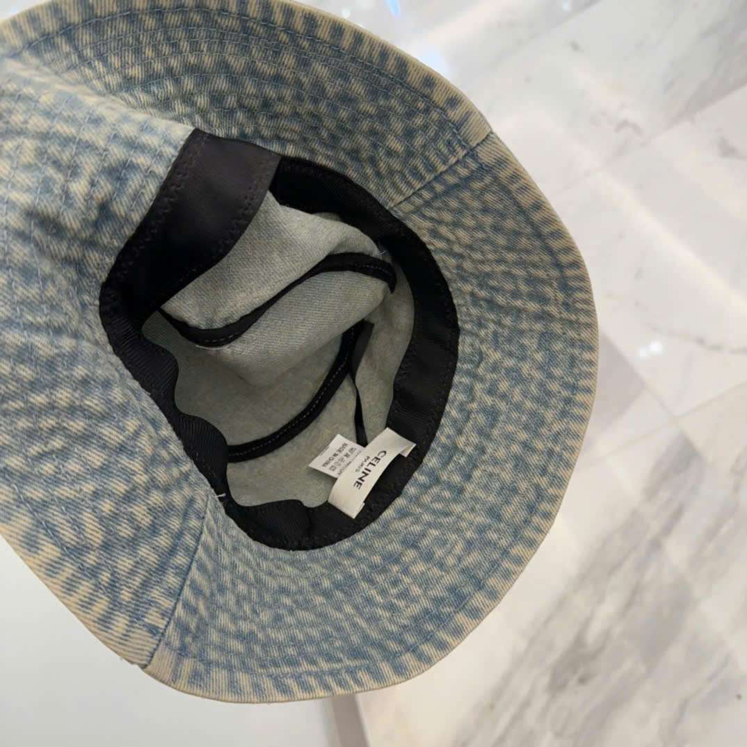 셀린느 자수 로고 여성 모자