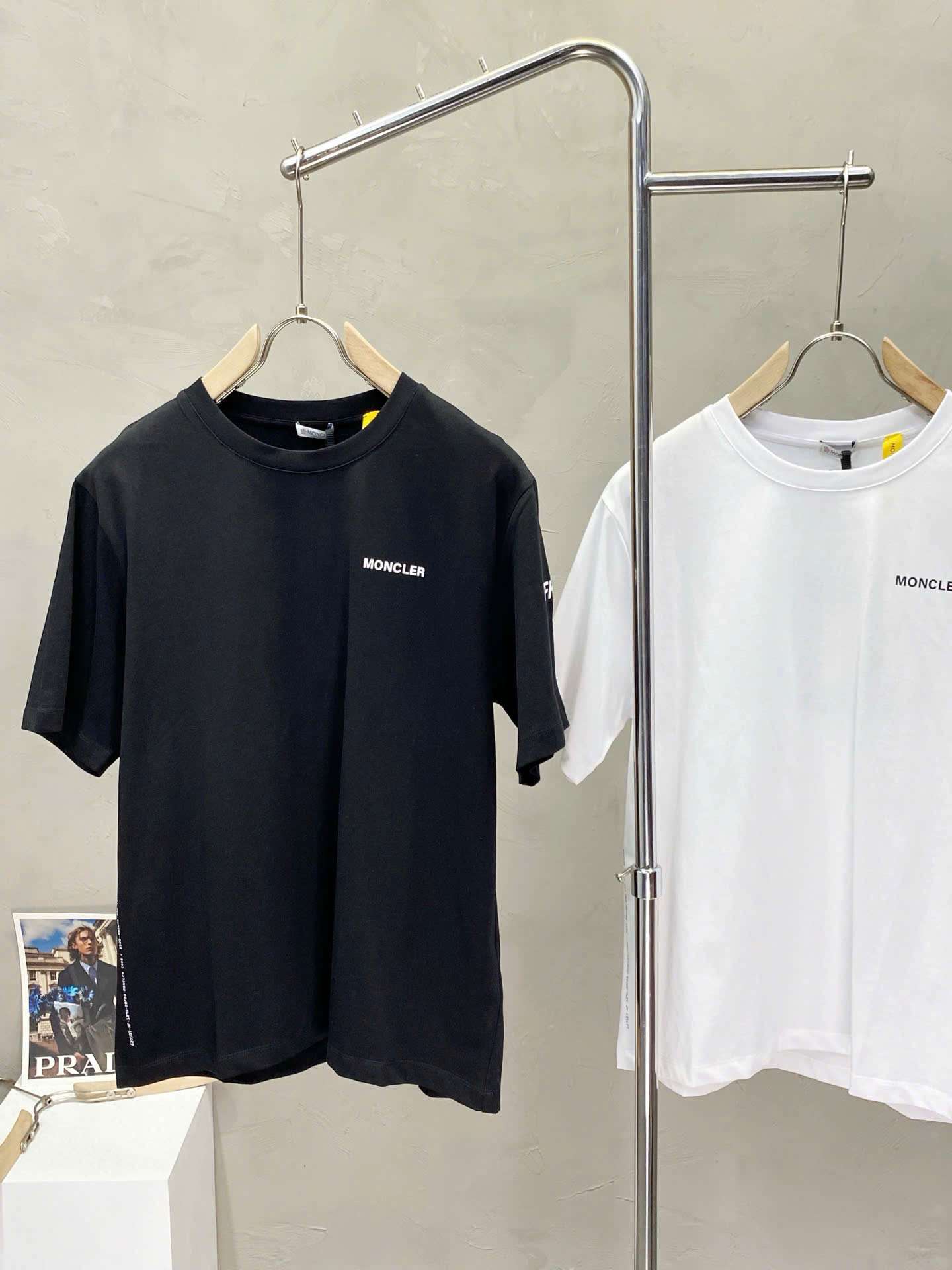 몽클레르 앞뒤 로고 남성 반팔티