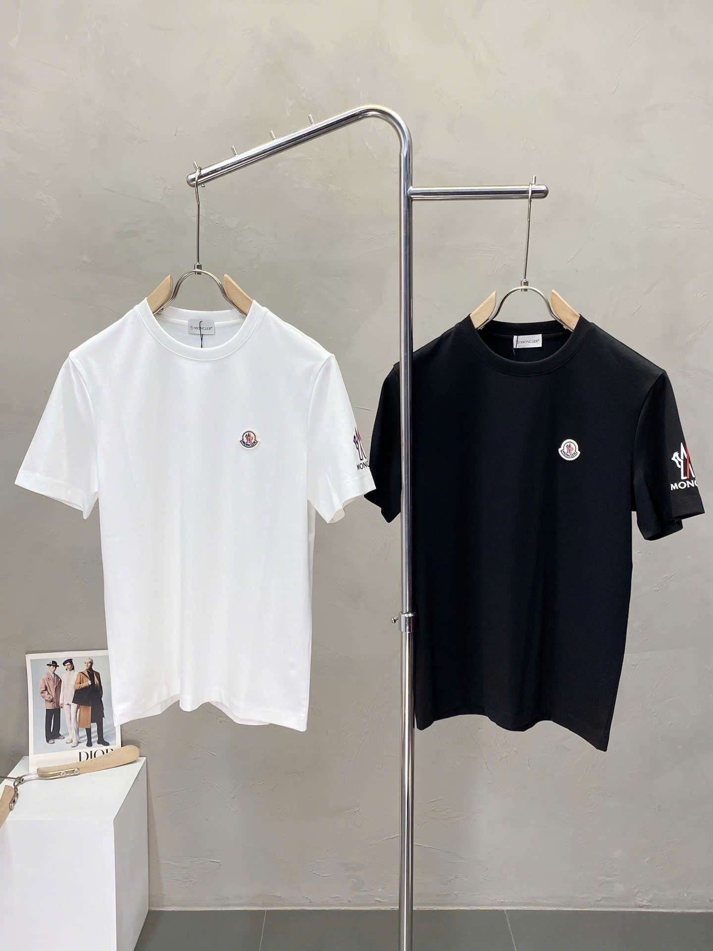 몽클레르 자수 로고 남성 반팔티