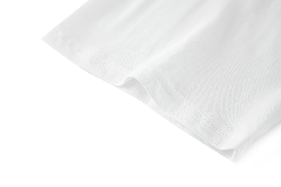 프라다 앞가슴 지퍼 포켓 남성 반팔티