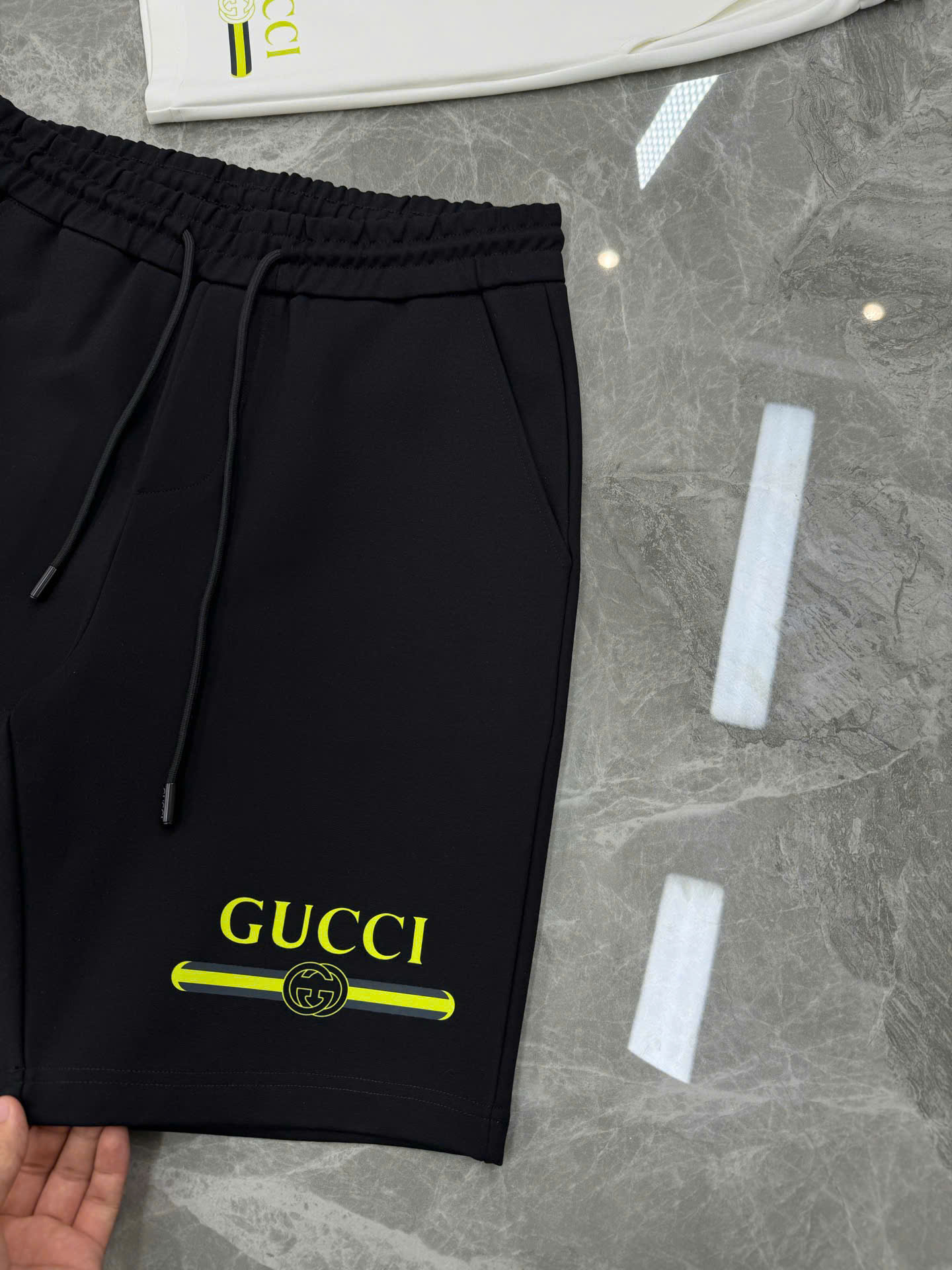 구찌 클래식 로고 남성 반바지