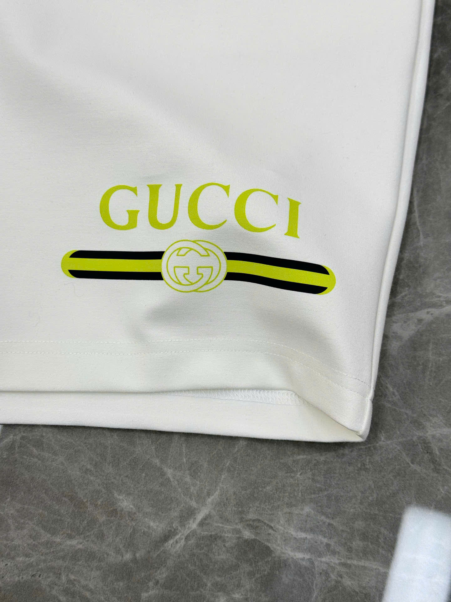 구찌 클래식 로고 남성 반바지