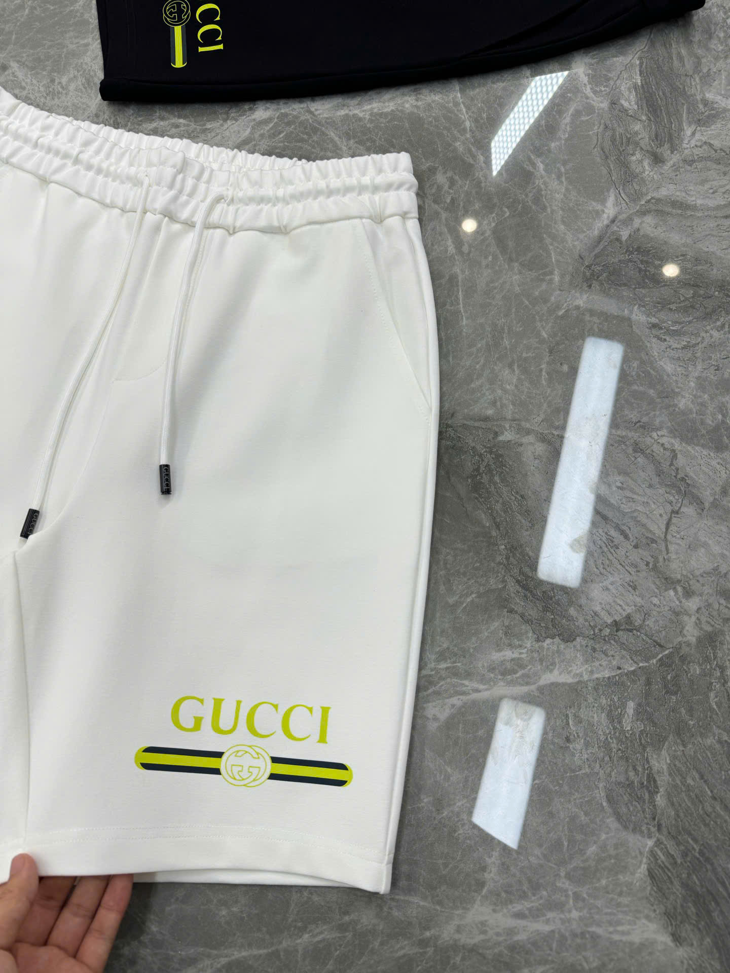 구찌 클래식 로고 남성 반바지