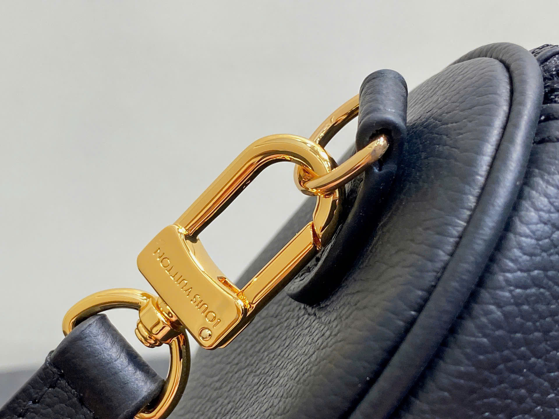 루이비통 Nano Speedy Monogram Empreinte Black 여성 가방