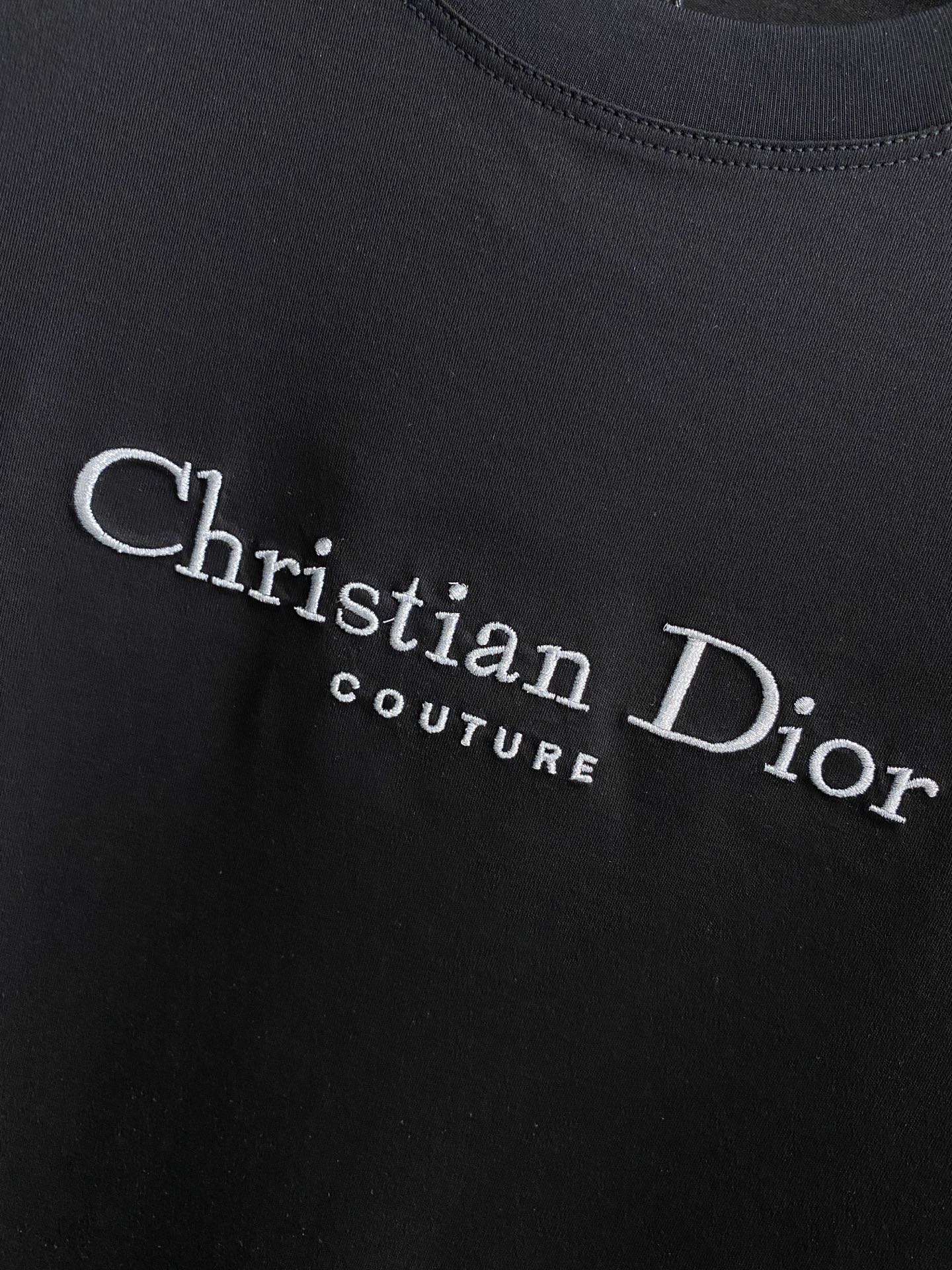 디올 DIOR 로고 남여공용 반팔티 (2컬러)