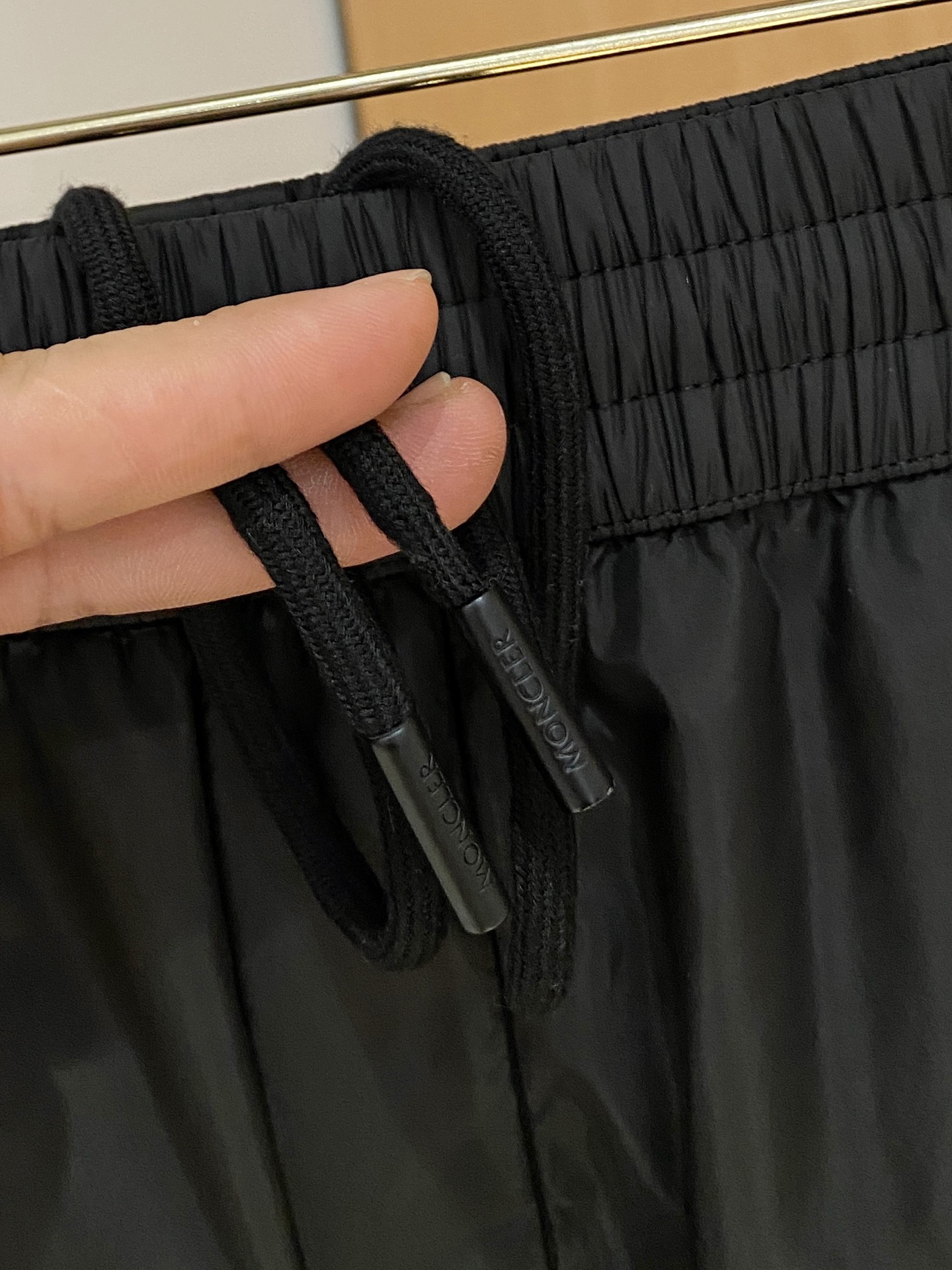 몽클레르 브랜드 로고 남성 하의