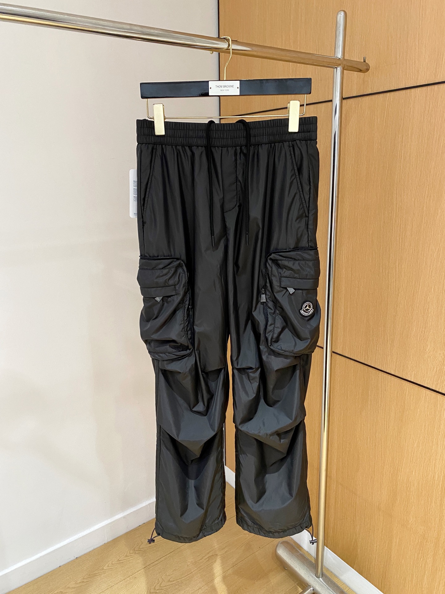 몽클레르 브랜드 로고 남성 하의