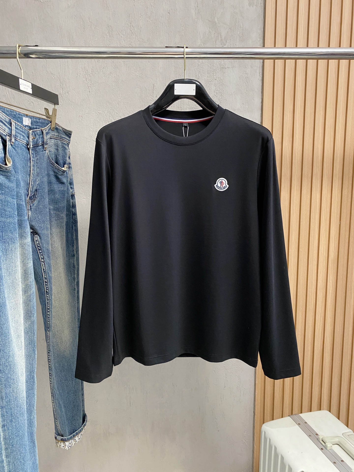 몽클레르 가슴 로고 남성 킨팔티 (2컬러)