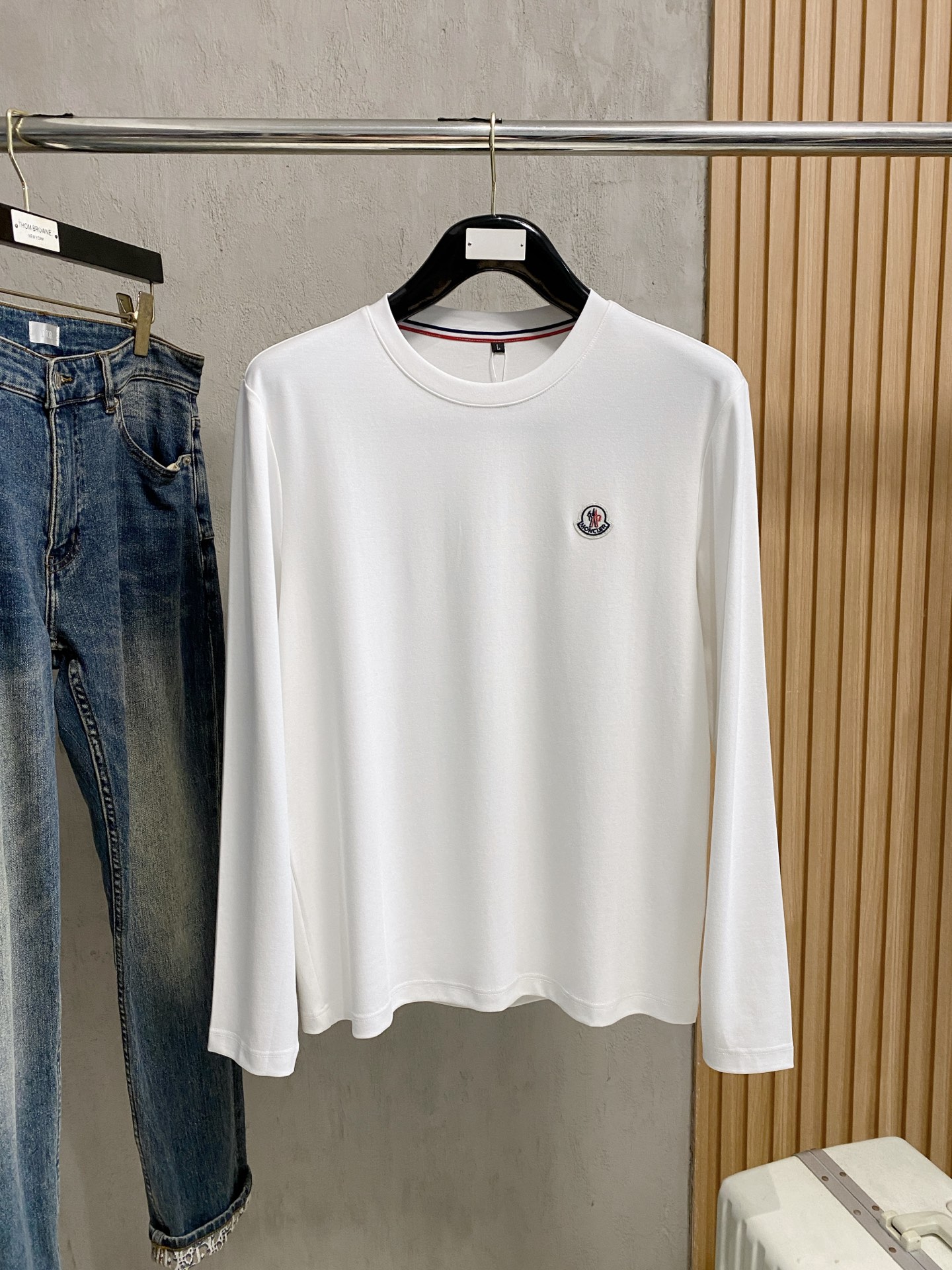 몽클레르 가슴 로고 남성 킨팔티 (2컬러)