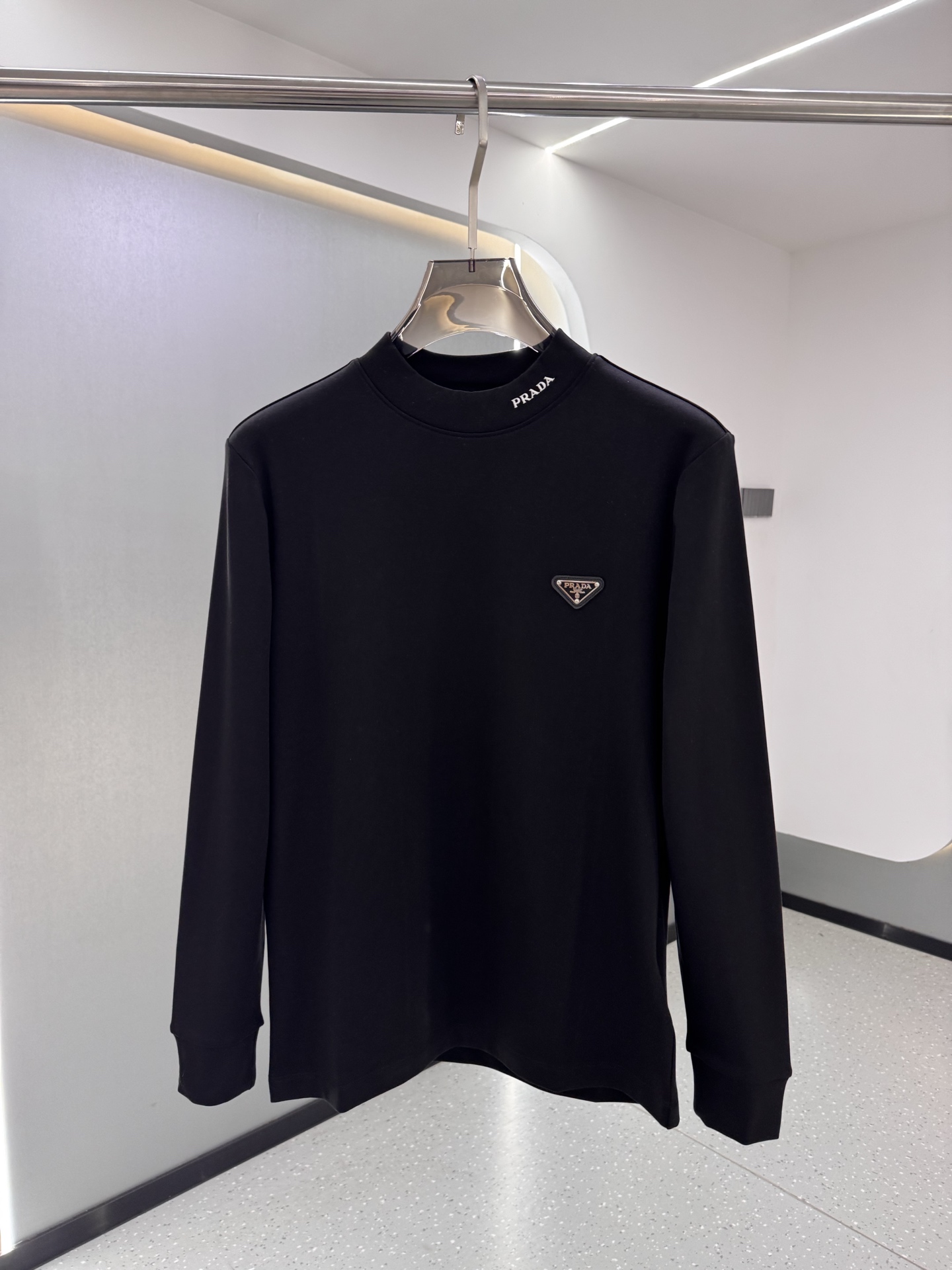 프라다 클래식 로고 킨팔티 (2컬러)