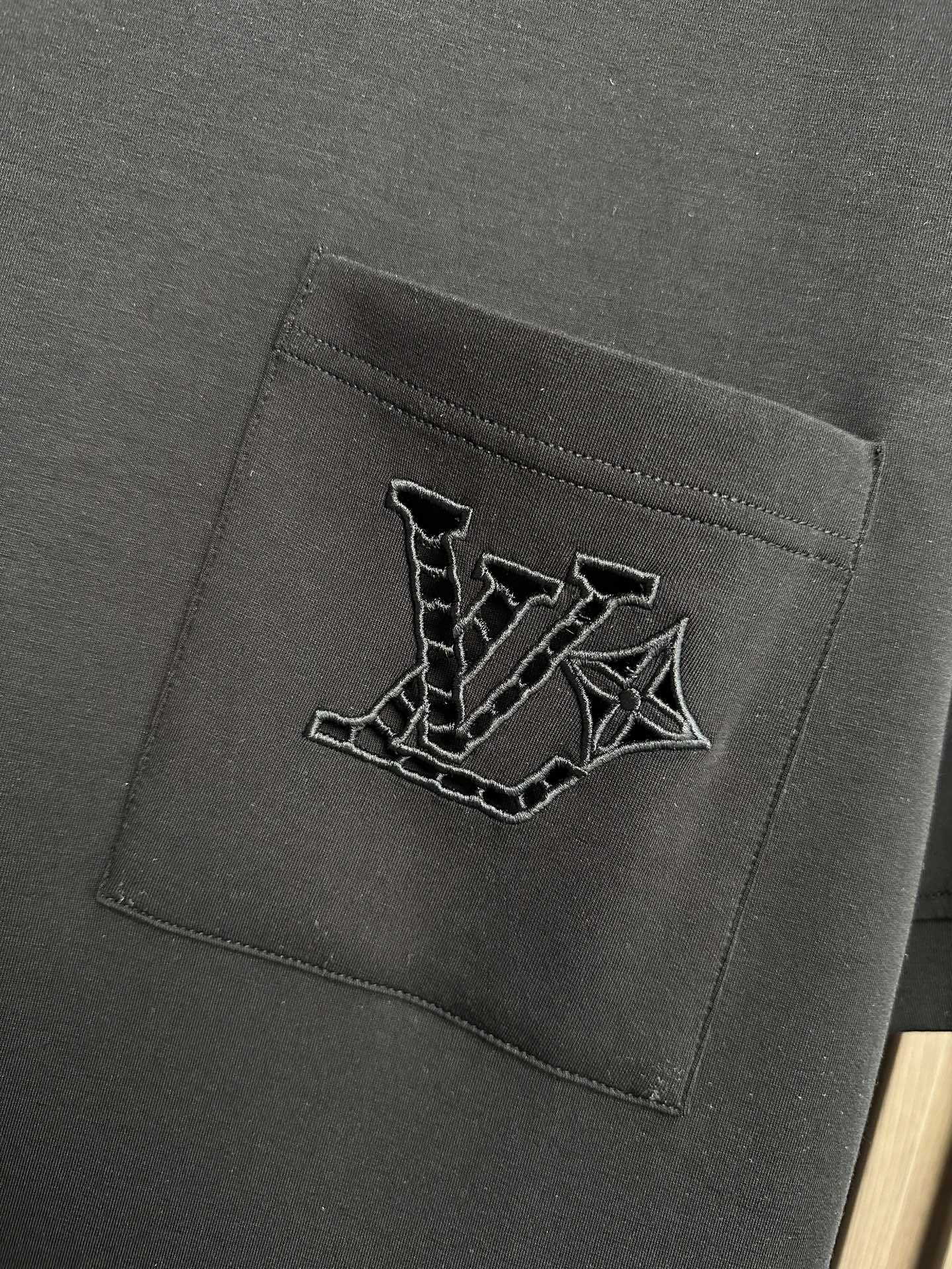 구찌 자수 로고 남성 반팔티 (2컬러)