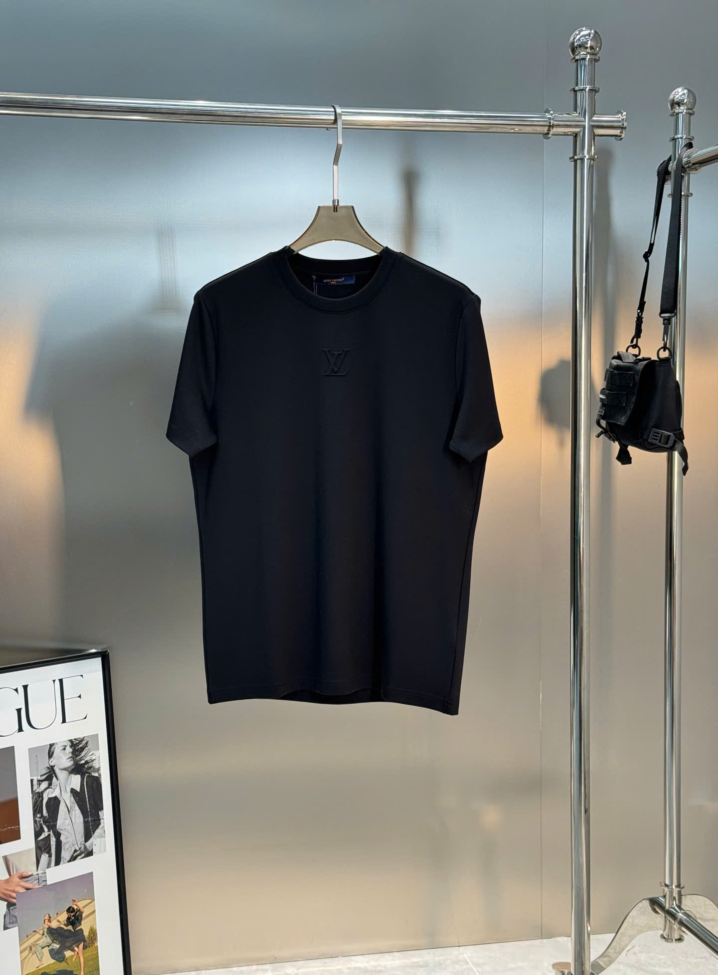 루이비통 3D 로고 남성 반팔티 (4컬러)