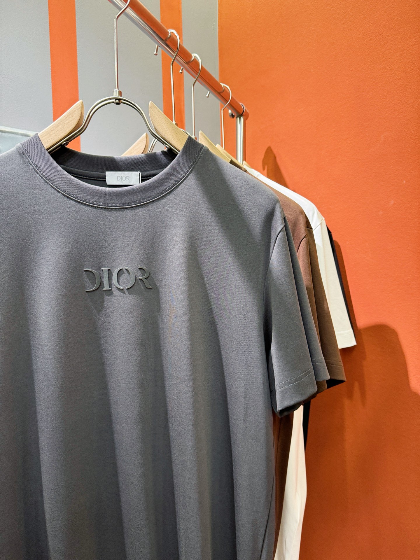 디올 DIOR 로고 남여공용 반팔티 (4컬러)