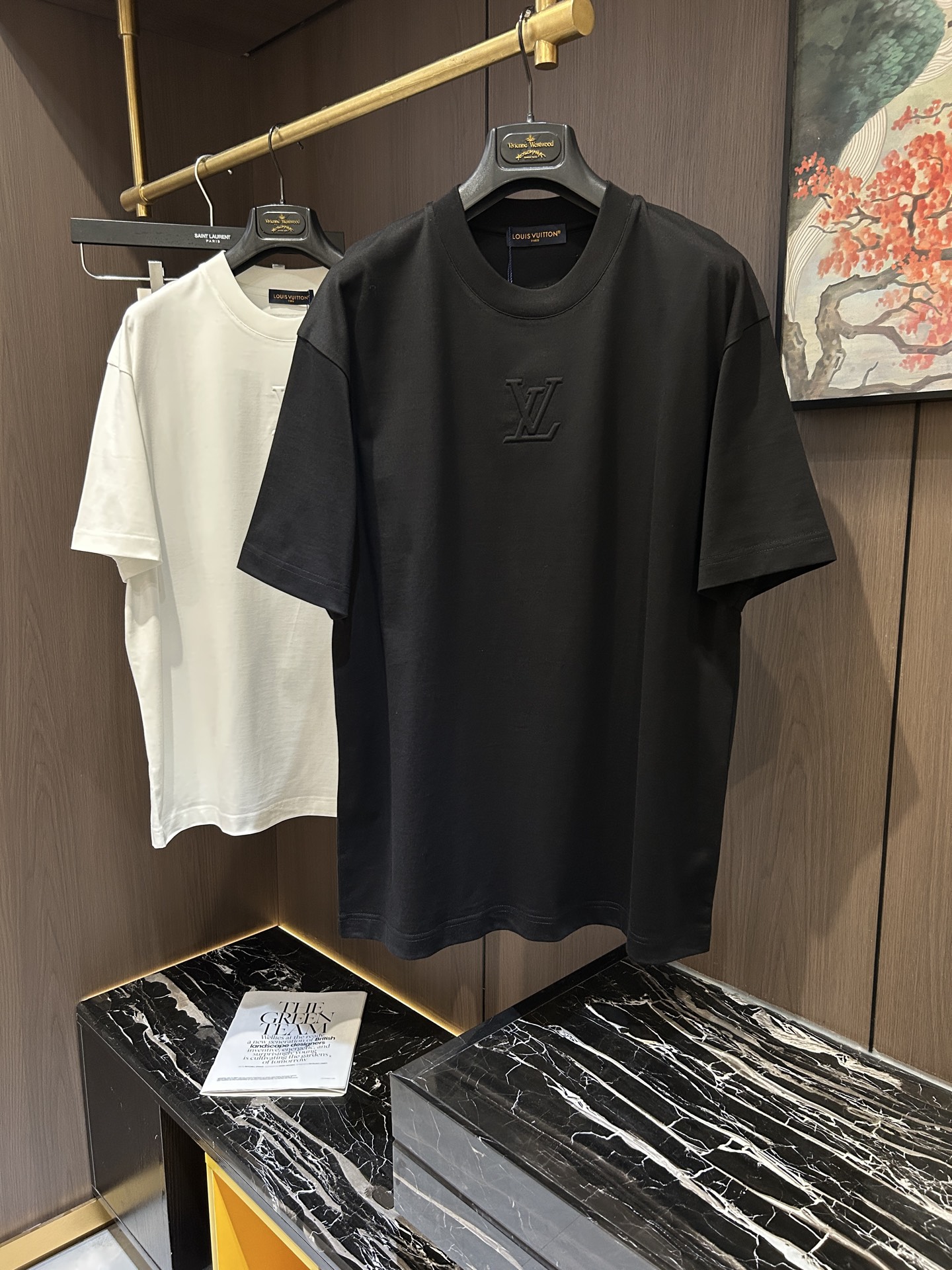 루이비통 클래식 로고 남성 반팔티(2컬러)